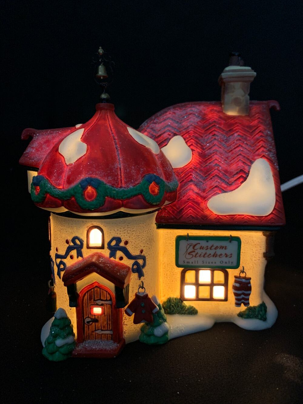 Dept 56 Custom Stitchers 56400 North Pole Elf Land Lighted Building 1998 Box